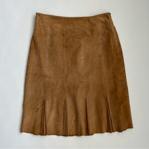 Vakko Sport women’s tan suede pleated pencil skirt